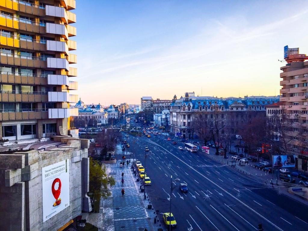 Central Studio Across From Intercontinental Bukarest Exteriör bild